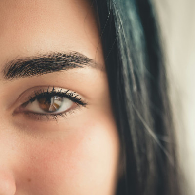 Création de ligne de sourcils avec étude morphologique